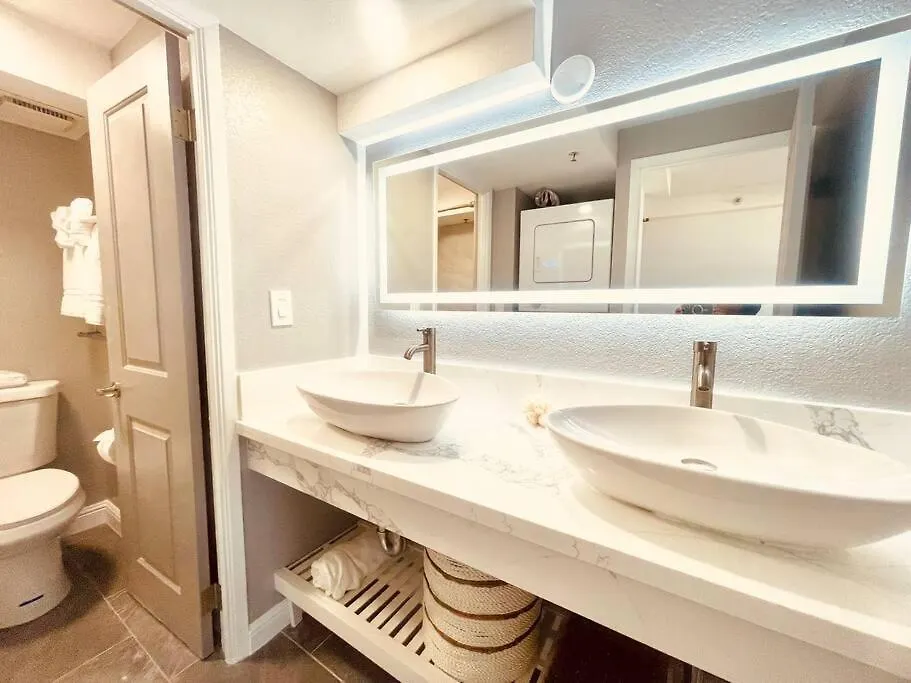 2 Bedroom Penthouse New Upgrade Oceanview Honolulu United States