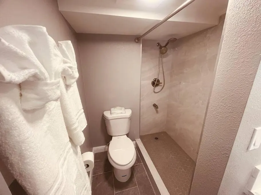 Apartment 2 Bedroom Penthouse New Upgrade Oceanview Honolulu United States