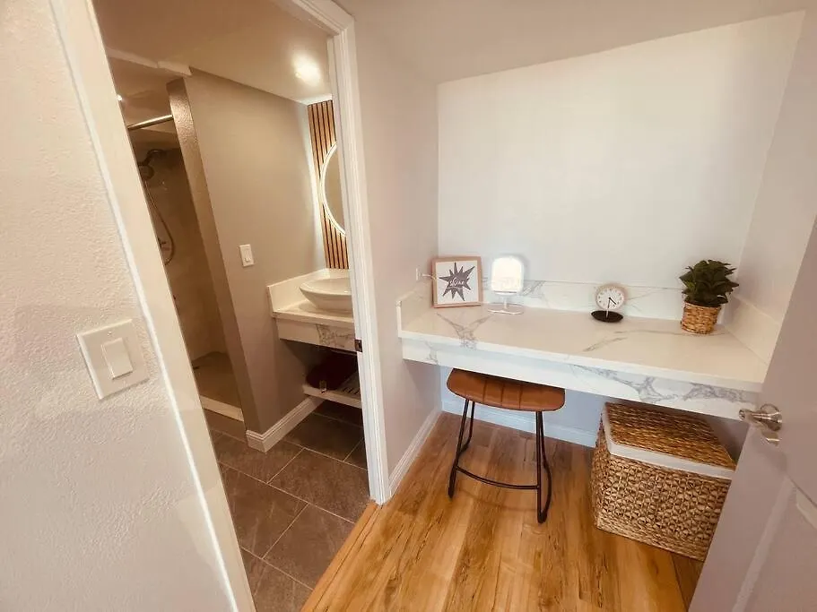 Apartment 2 Bedroom Penthouse New Upgrade Oceanview Honolulu